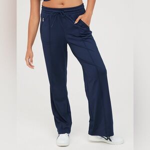 OFFLINE by aerie Tricot On The Go Pants in navy blue M Short
